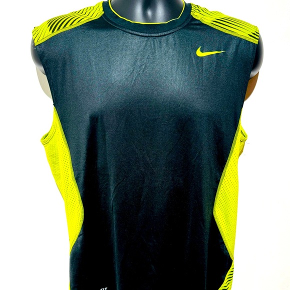 Nike Dri Fit Pro Combat Sleeveless Shirt - Picture 1 of 6